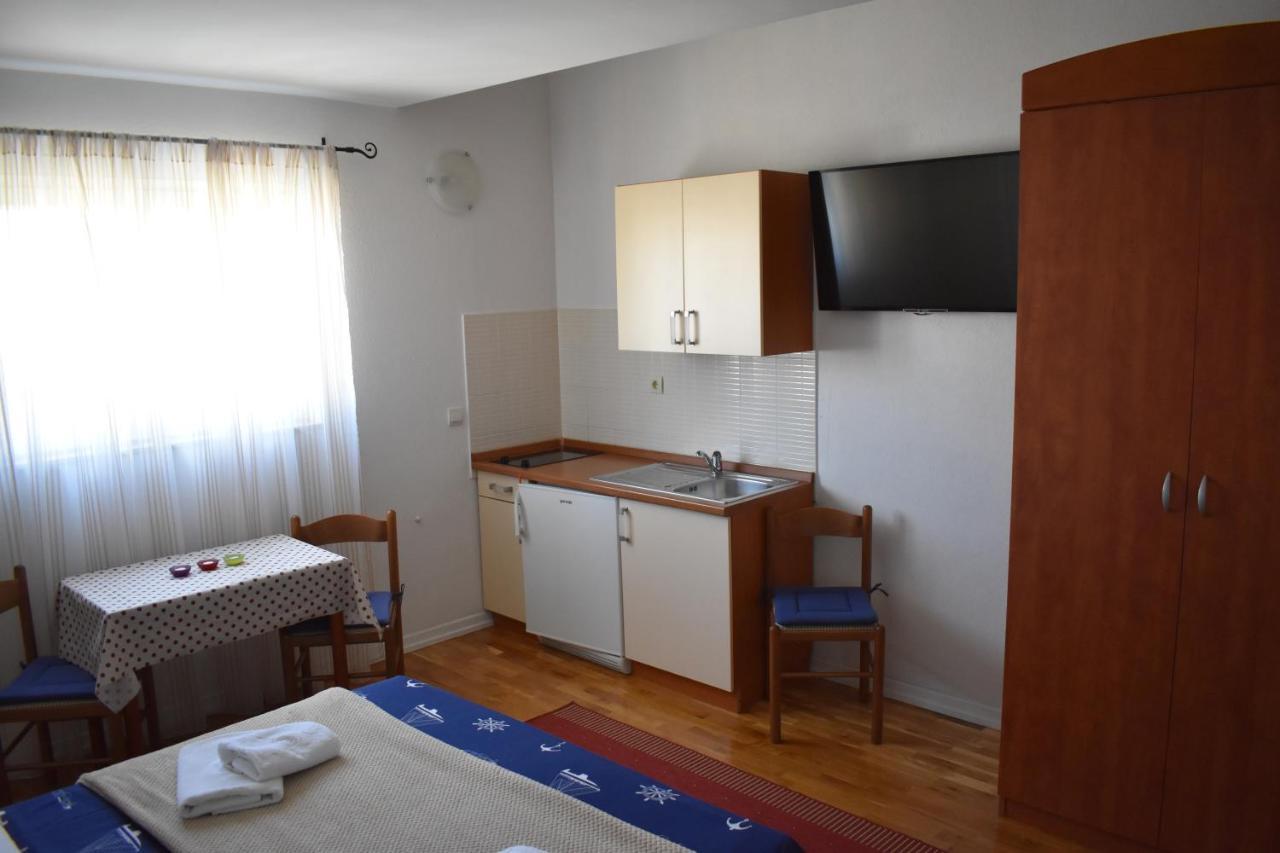 Bombonin * Makarska